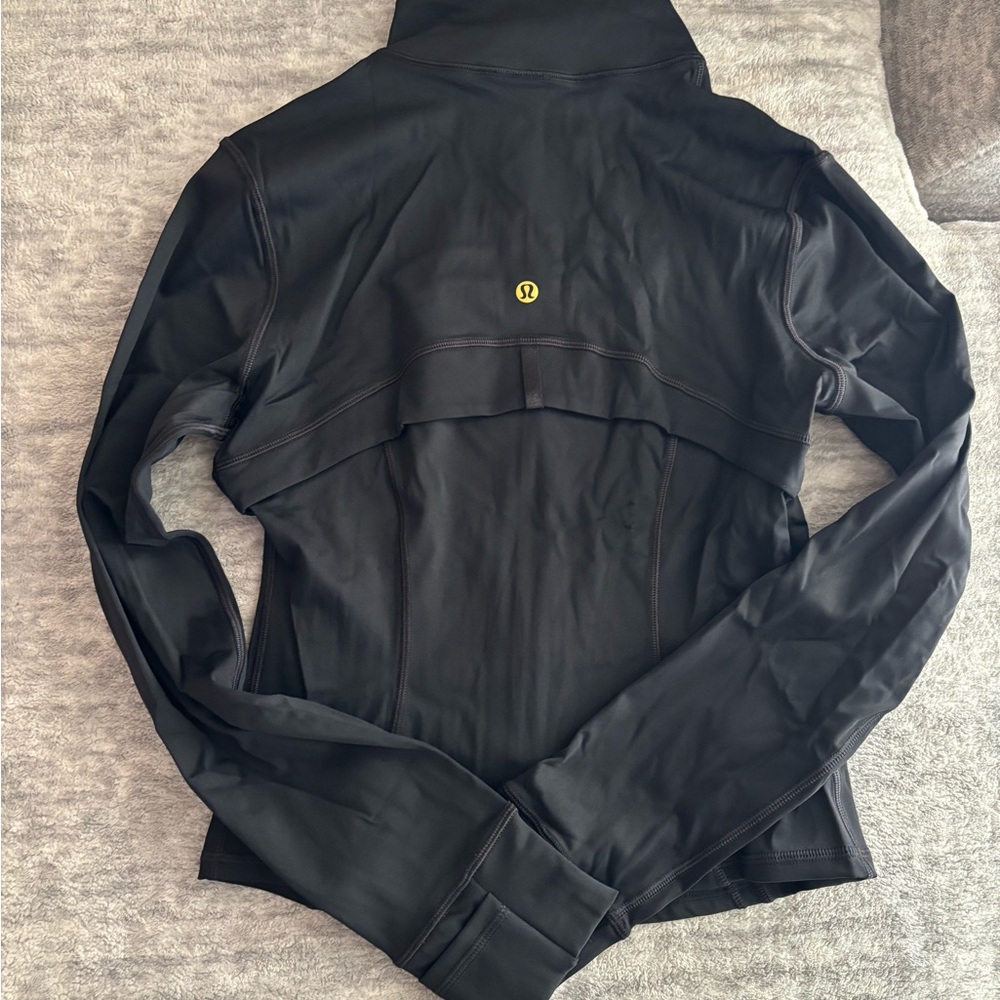 Black and Gold Lululemon Define Set - Picture 3 of 5